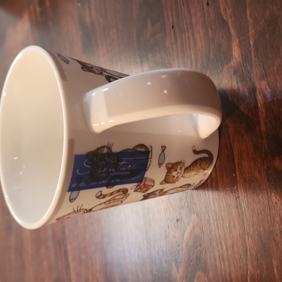 Casa Signature New Bone China Cat Mug. - Picture 3 of 4